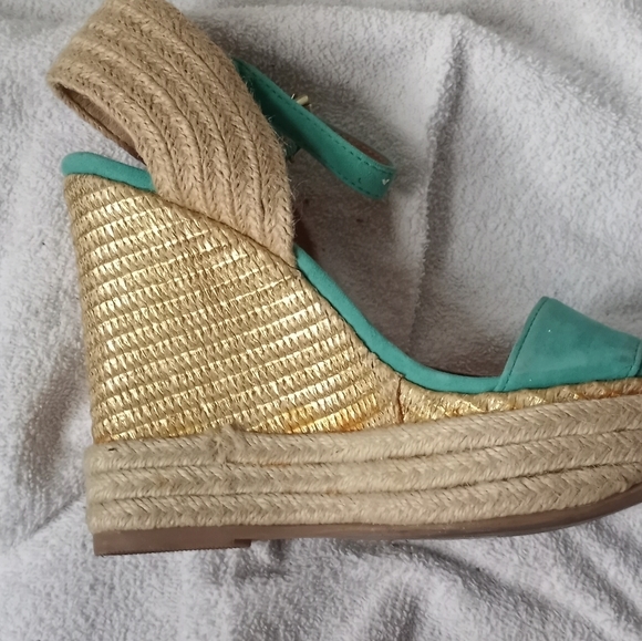 Shoes - Picture 6 of 6